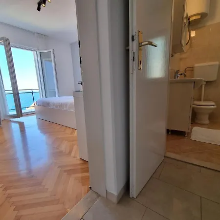 Lonza Apartament *