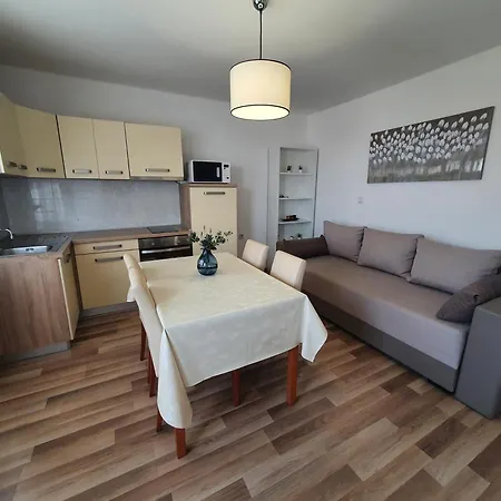 Lonza Apartament *